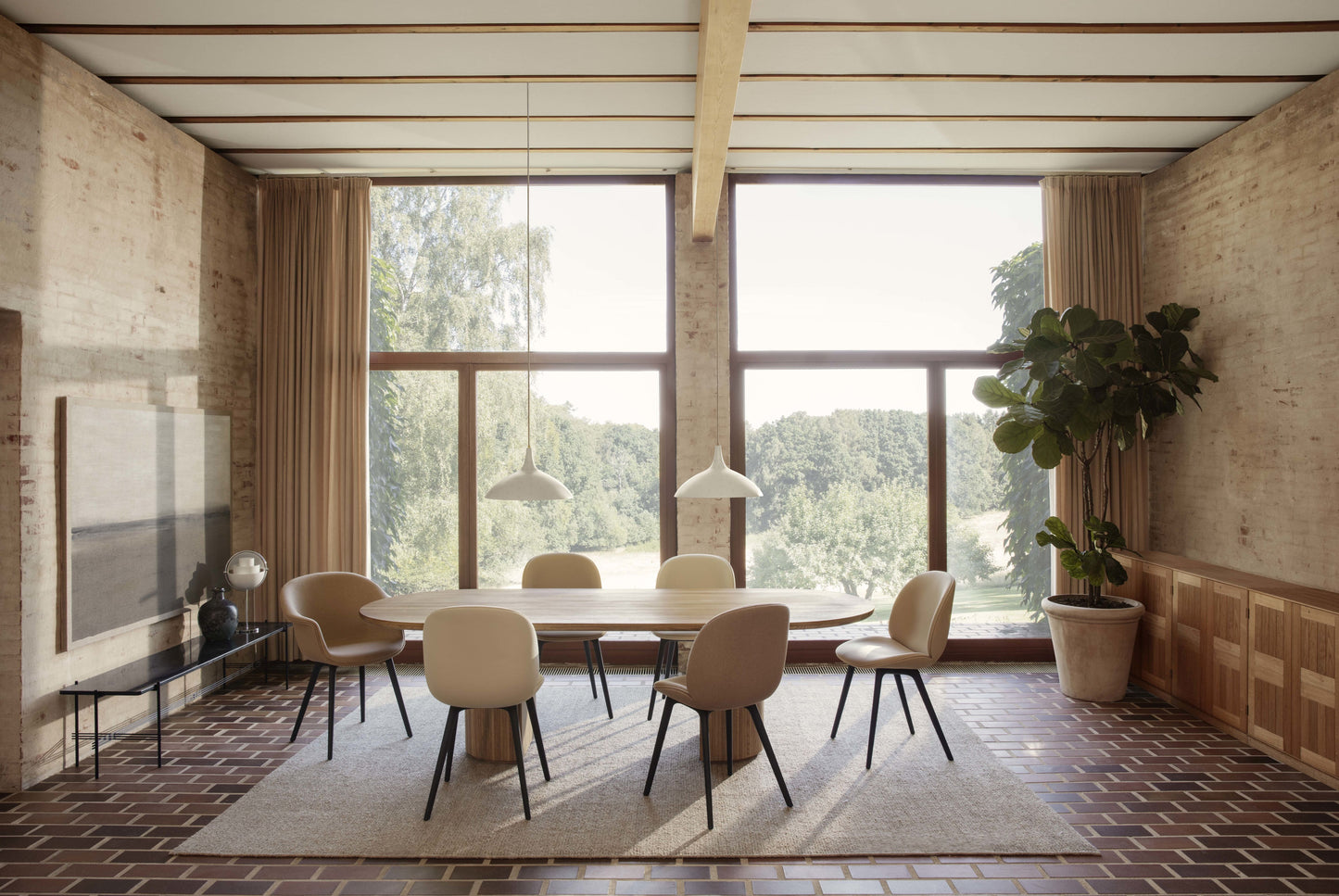 Gubi Moon Elliptical eettafel 290x105 cm geolied eiken