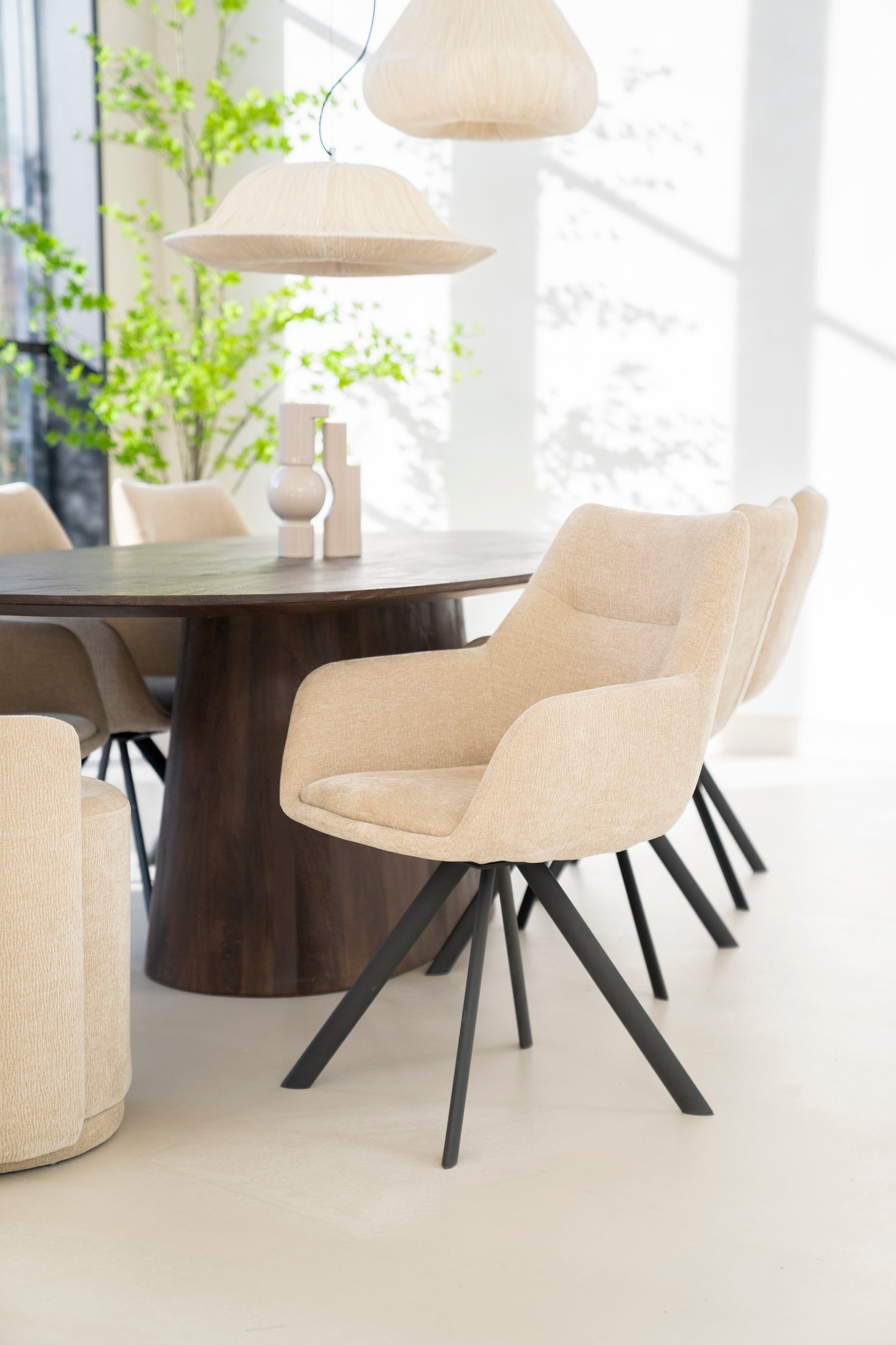 By-Boo Bliss eetkamerstoel met arm Taupe
