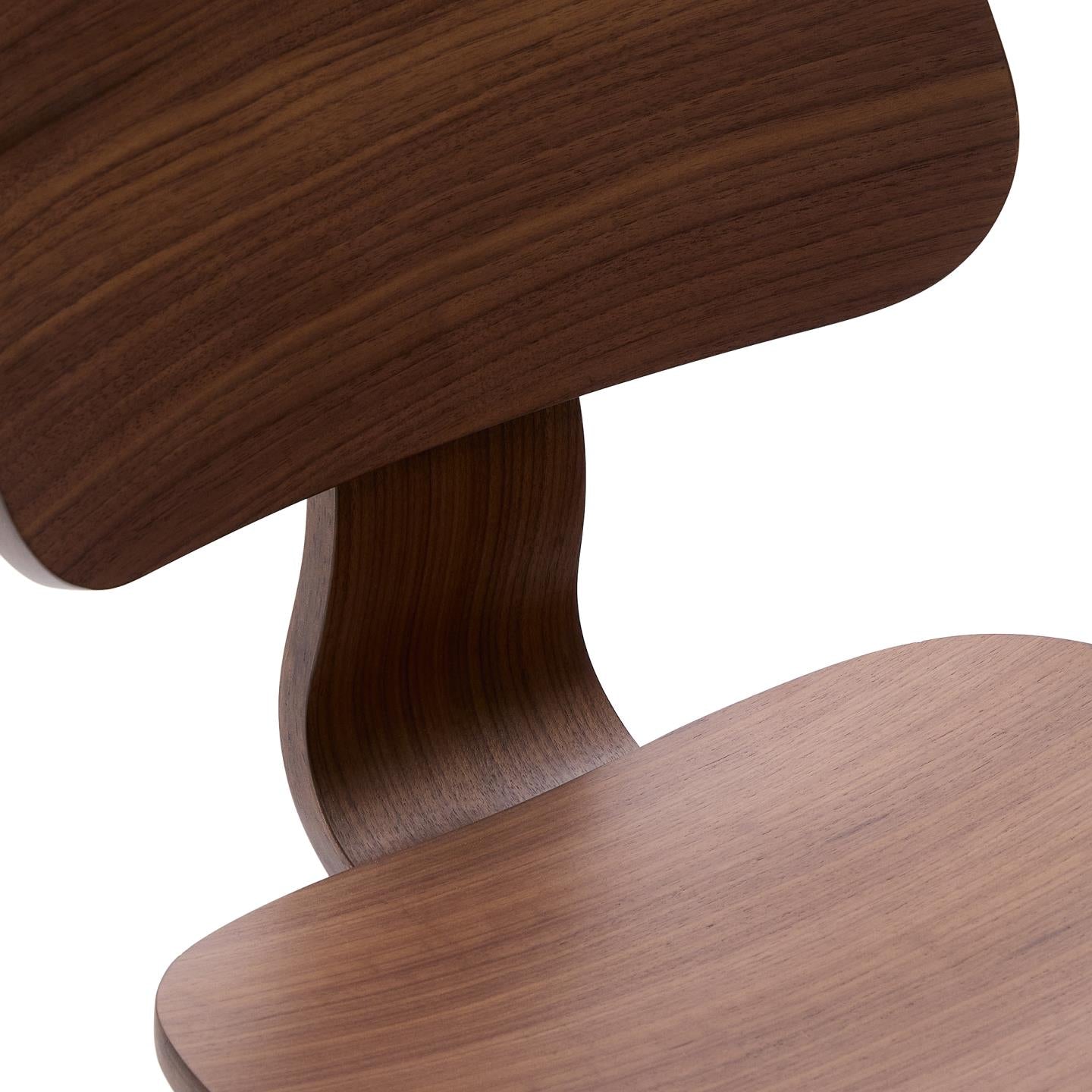 Kave Home Gena eetkamerstoel walnoot afwerking