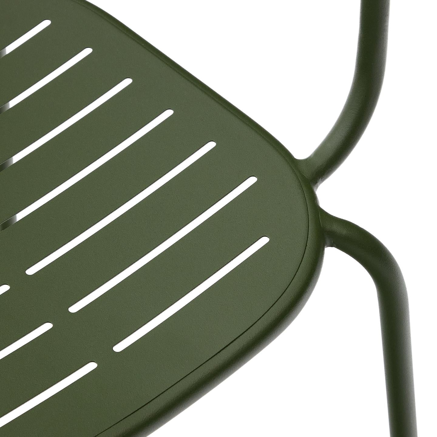 Kave Home Brai tuinstoel met arm gegalvaniseerd Groen