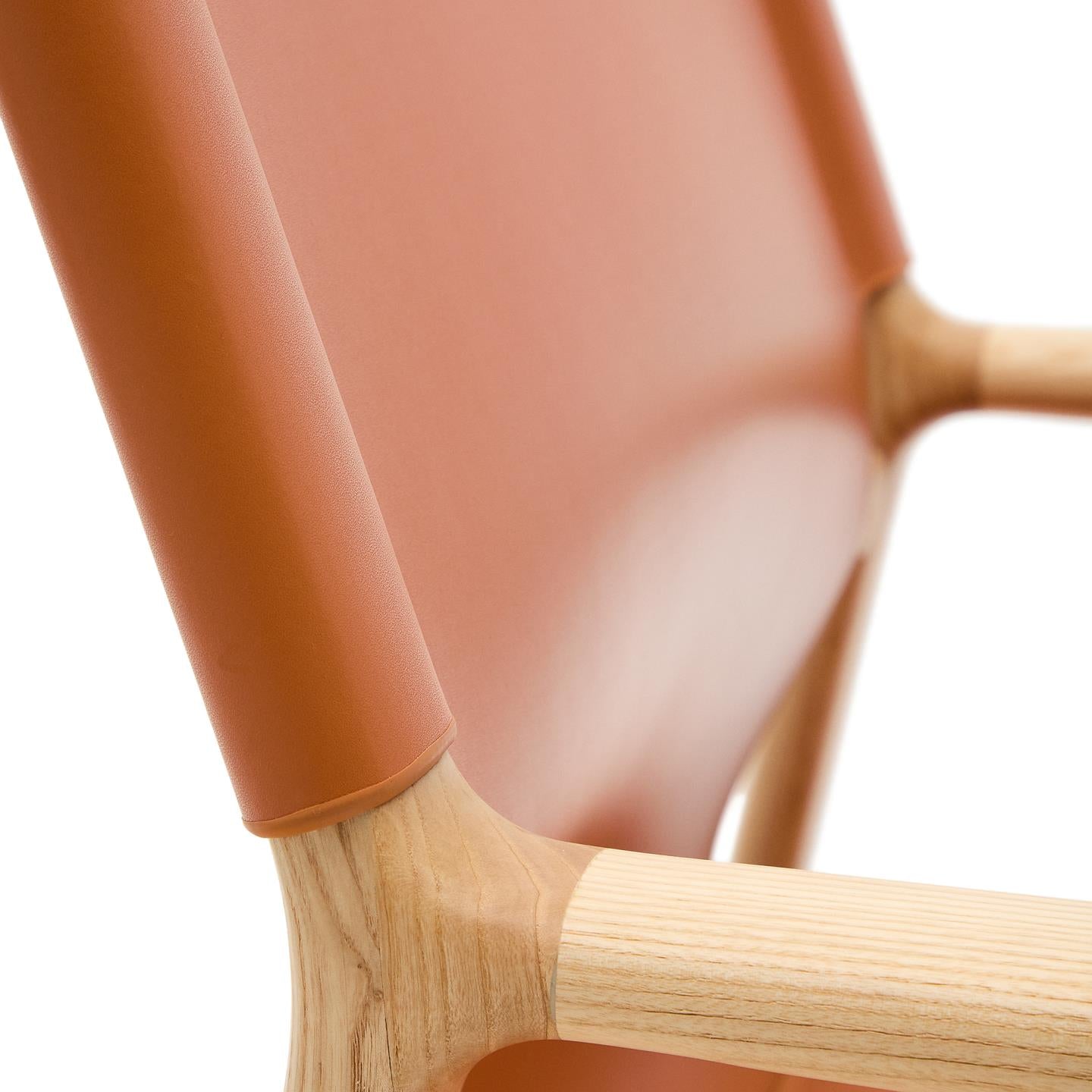 Kave Home Jan fauteuil leder Lichtbruin essenhout