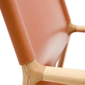 Kave Home Jan fauteuil leder Lichtbruin essenhout