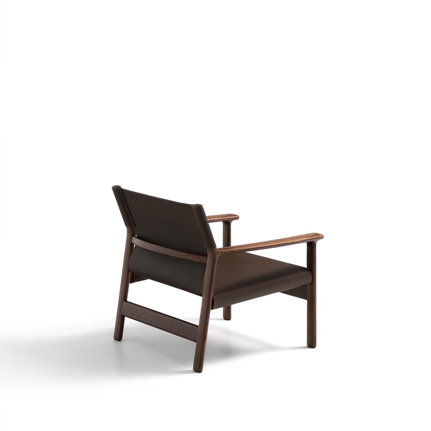 Kave Home Jan fauteuil leder Donkerbruin essenhout