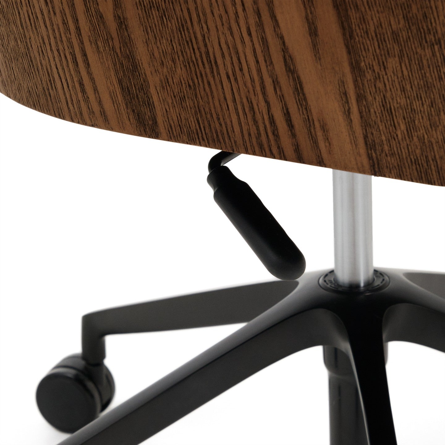 Kave Home Madai bureaustoel chenille Beige walnoot