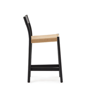 Kave Home Yalia barkruk H65 met rugleuning Zwart