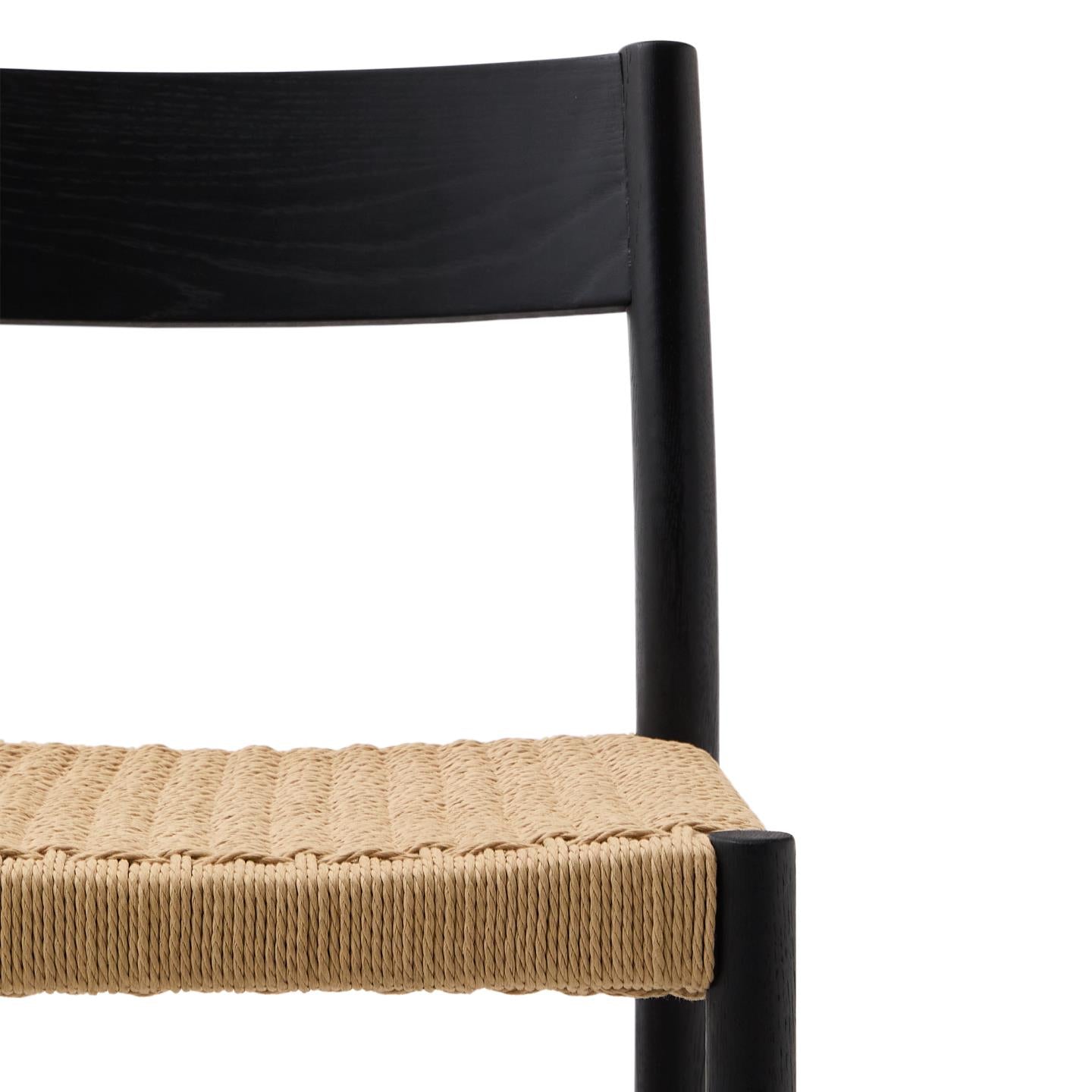 Kave Home Yalia barkruk H65 met rugleuning Zwart