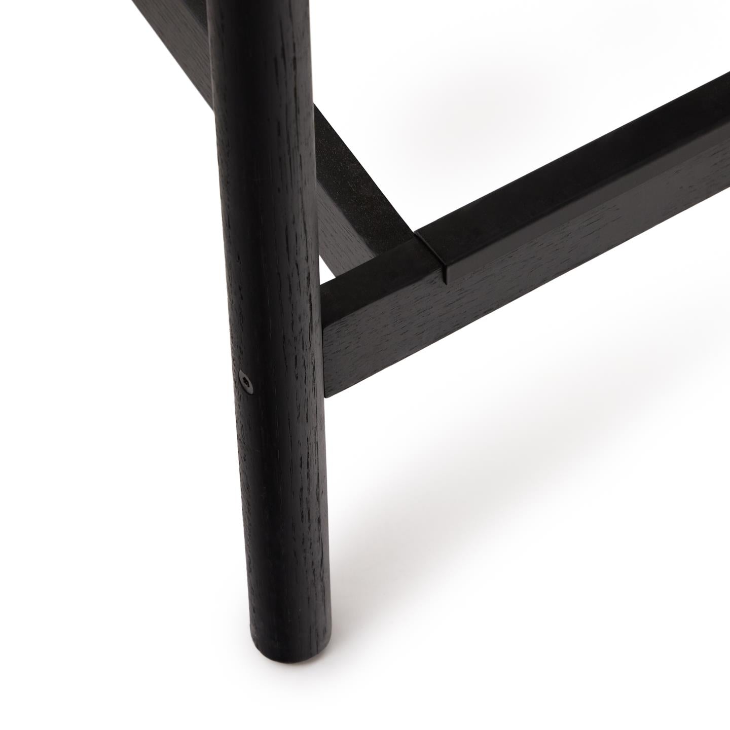 Kave Home Yalia barkruk H65 met rugleuning Zwart