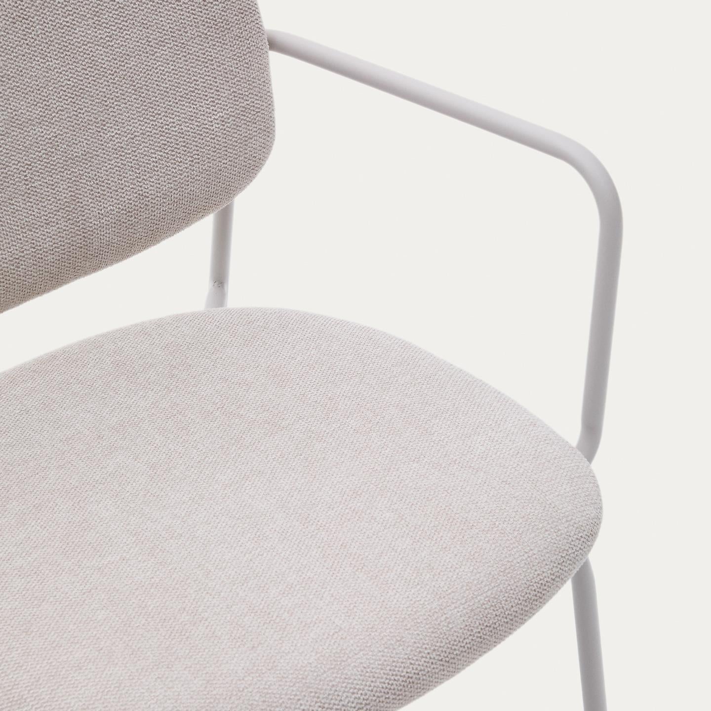 Kave Home Meli eetkamerstoel met arm chenille Beige