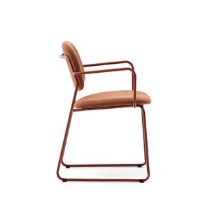 Kave Home Meli eetkamerstoel met arm chenille Terracotta