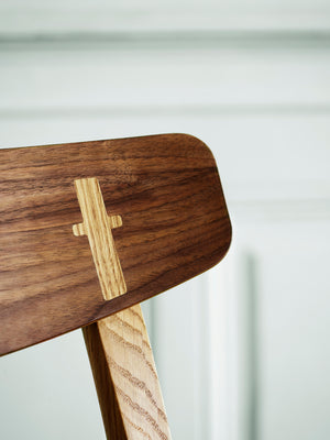 Carl Hansen & Søn CH23 Stoel, geolied walnoot met eiken detail