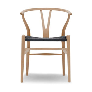 Carl Hansen & Søn CH24 Wishbone Stoel - Geolied beukenhout met zwarte zitting