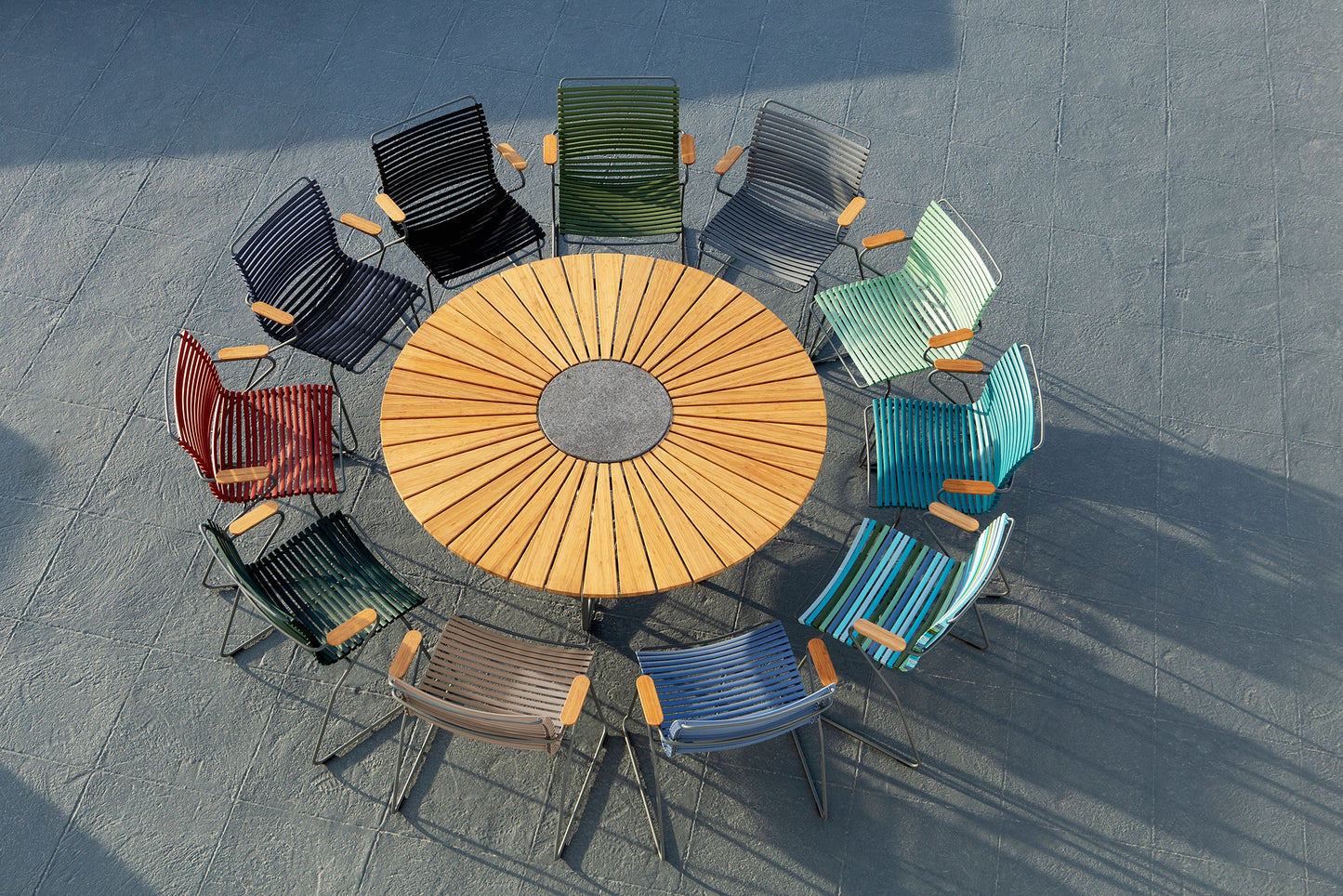 Houe Click Dining tuinstoel met arm Dark Grey