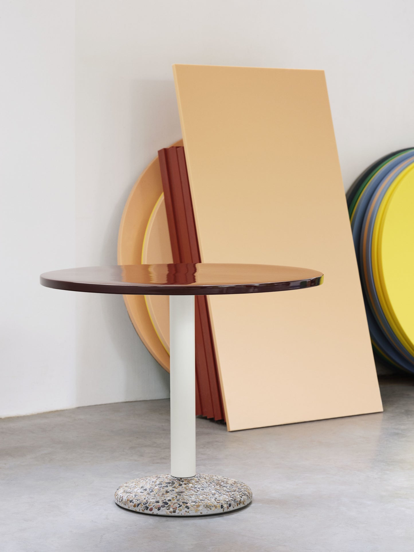 HAY Ceramic tuintafel Ø90 cm Bordeaux