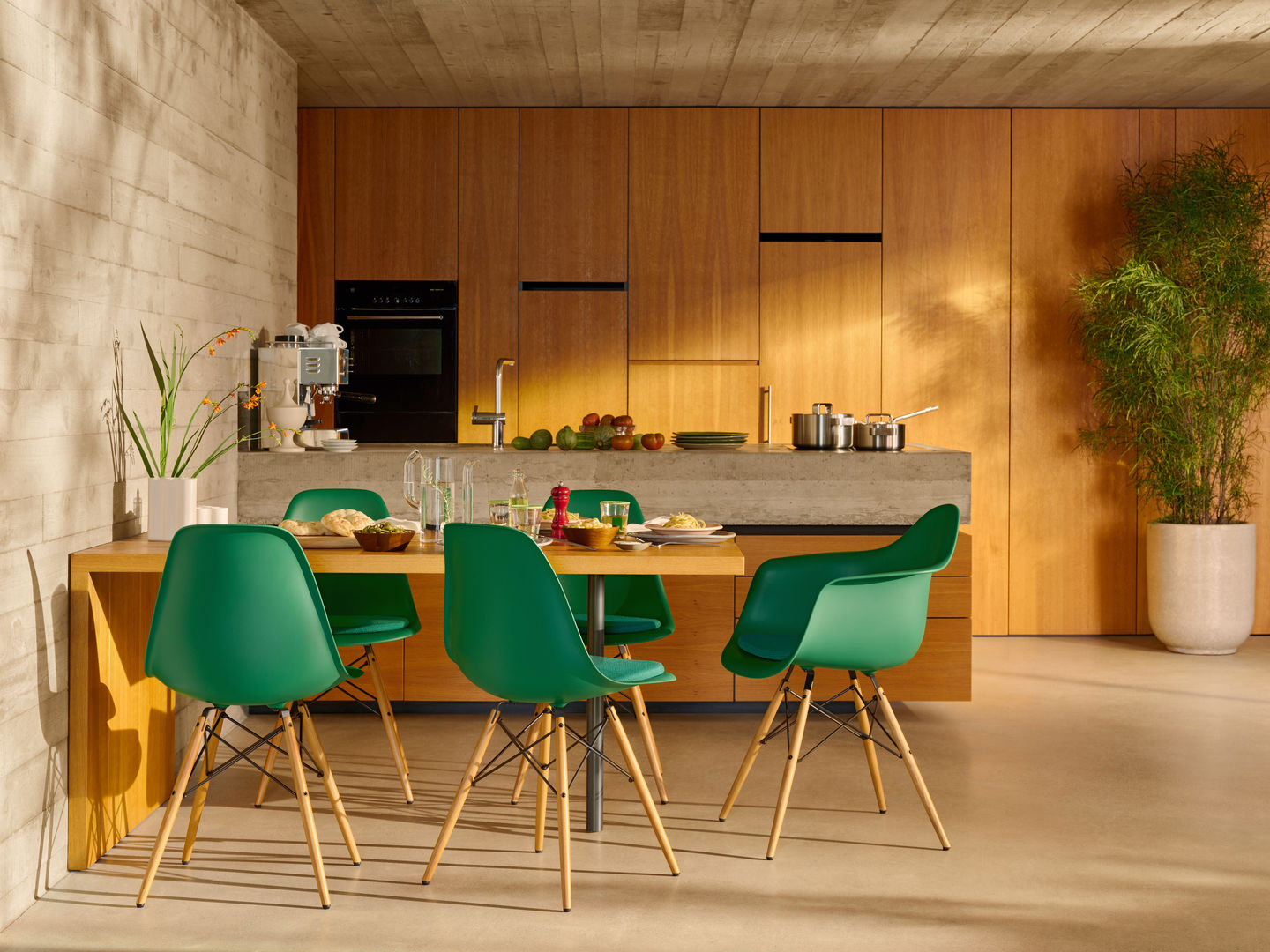 Vitra Eames DSW eetkamerstoel Cotton White zwart esdoorn