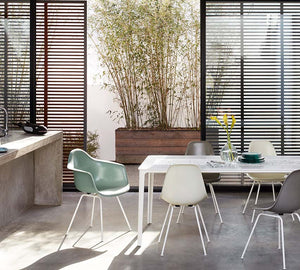 Vitra Eames DAX eetkamerstoel met arm Cotton White verchroomd