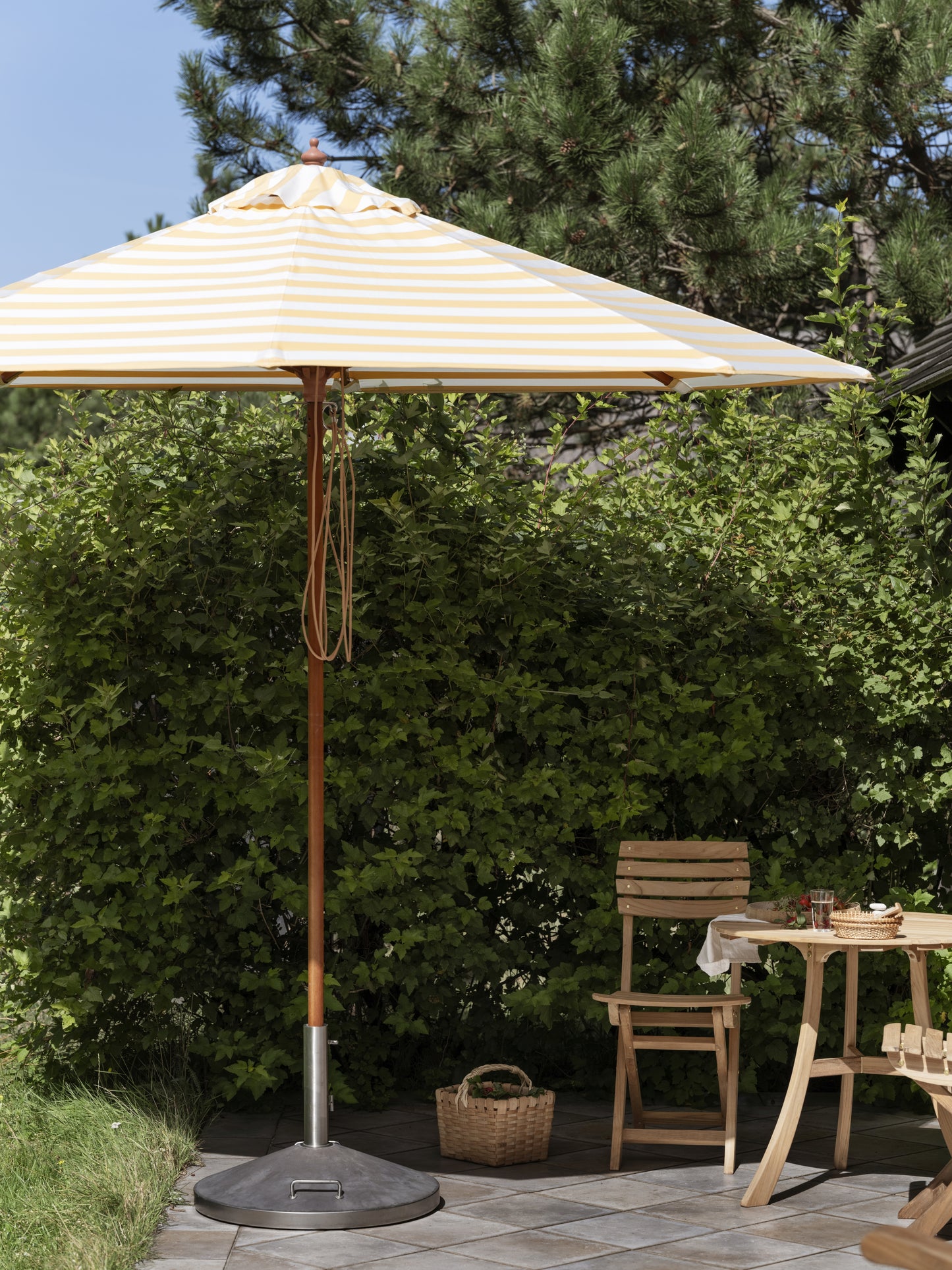 Fritz Hansen Messina parasol Ø300 cm Lemon/Sand Stripe