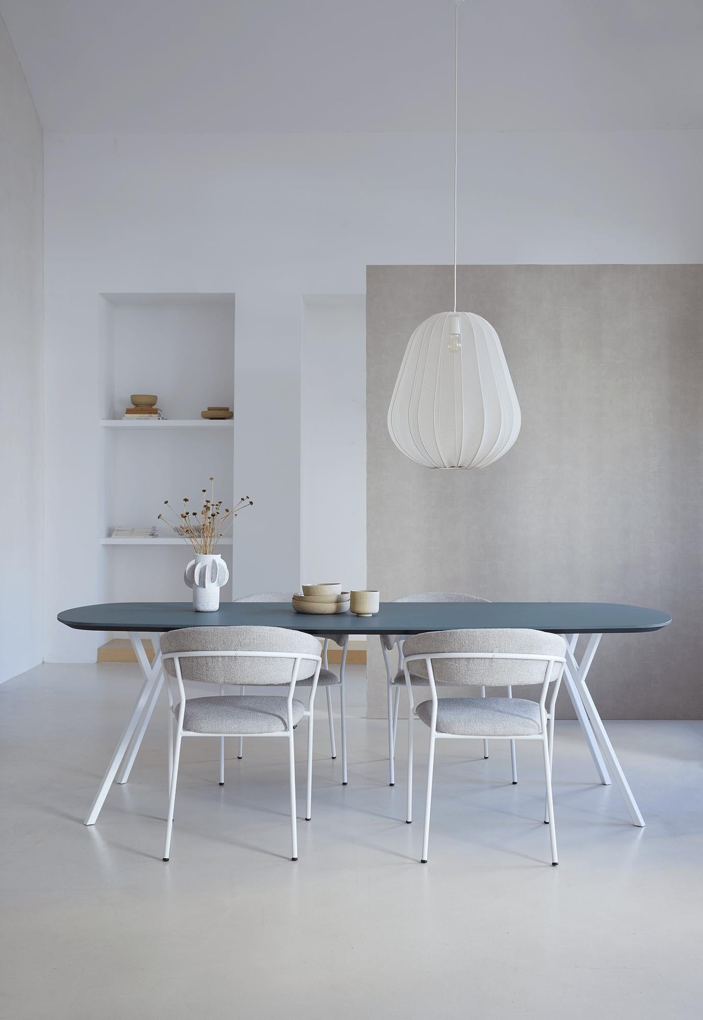 Dyyk Float eettafel 260x110 cm eiken groove zwart