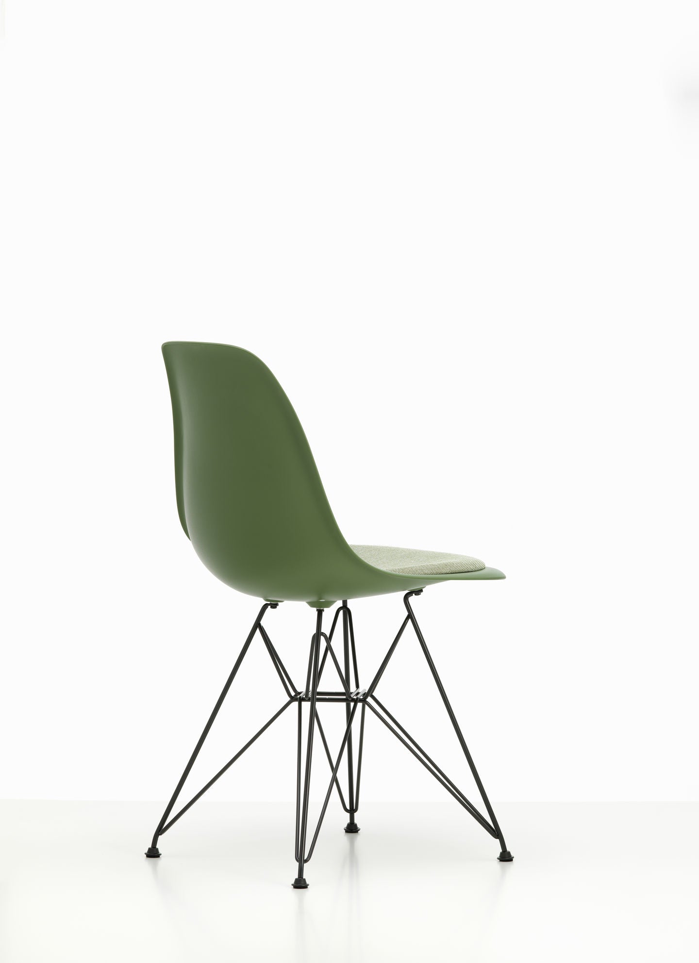Vitra Eames DSR eetkamerstoel vast zitkussen Forest zwart gepoedercoat