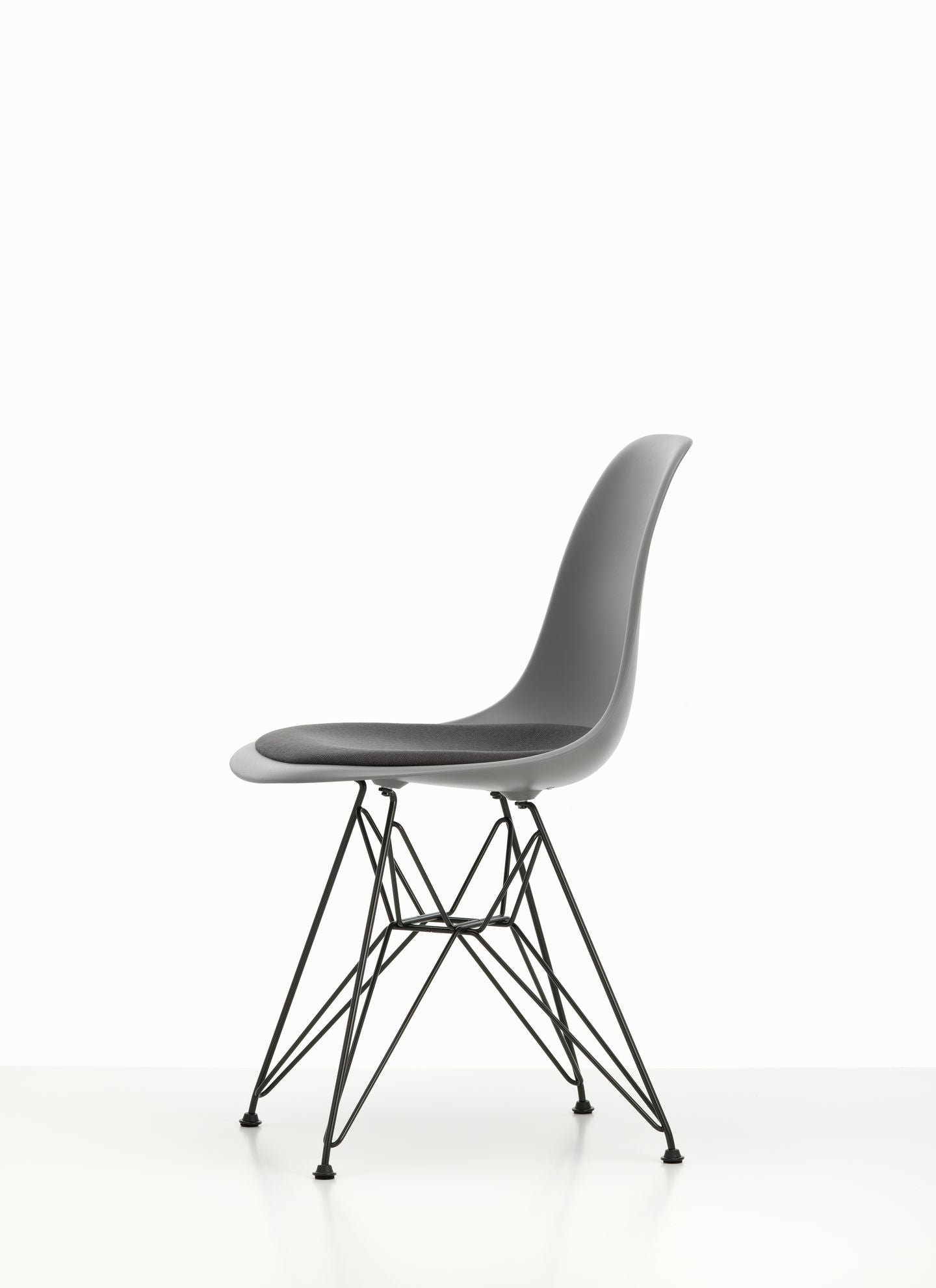 Vitra Eames DSR eetkamerstoel vast zitkussen Granite Grey zwart gepoedercoat