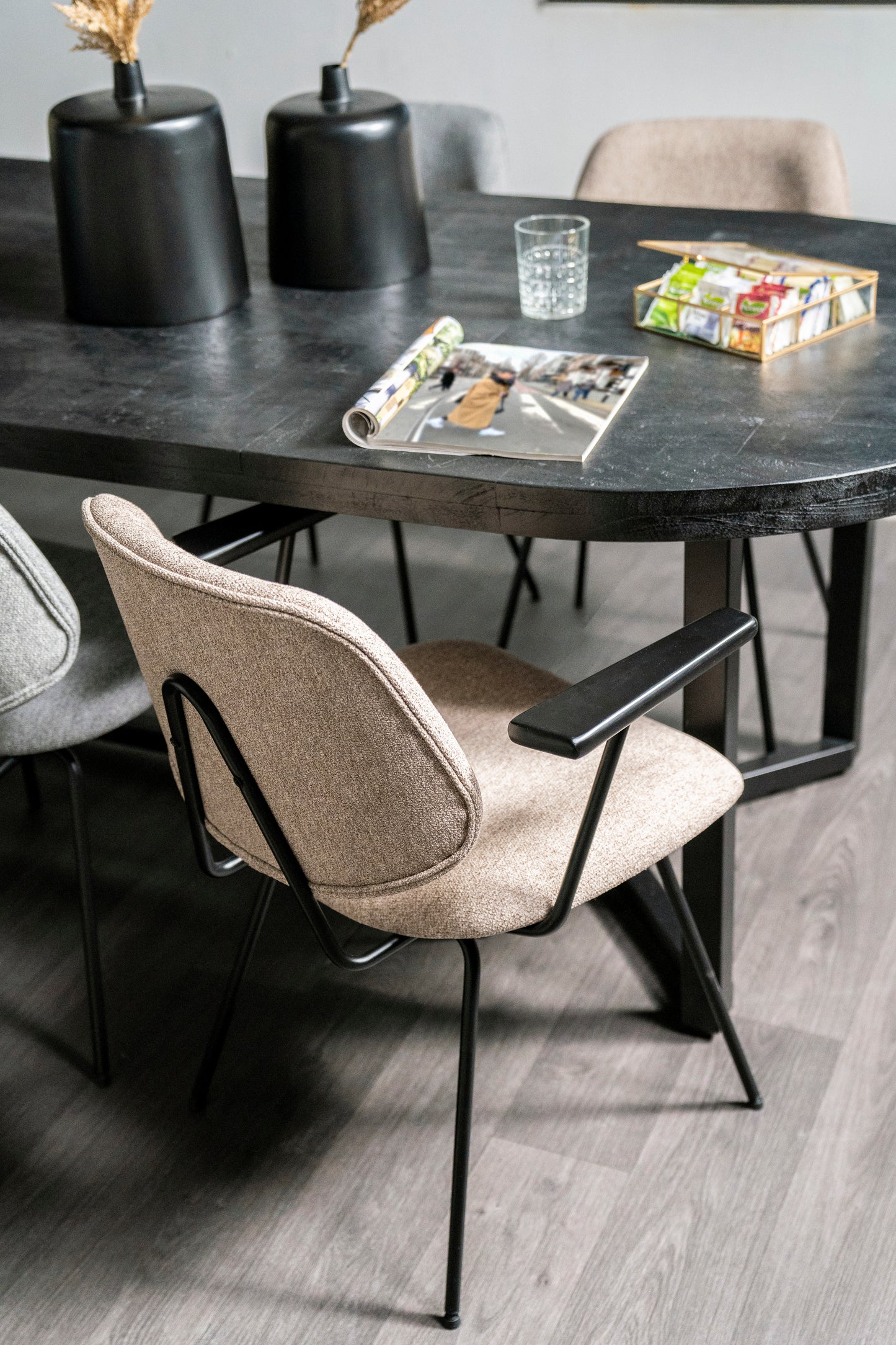 Eleonora Lynn eetkamerstoel met arm Beige