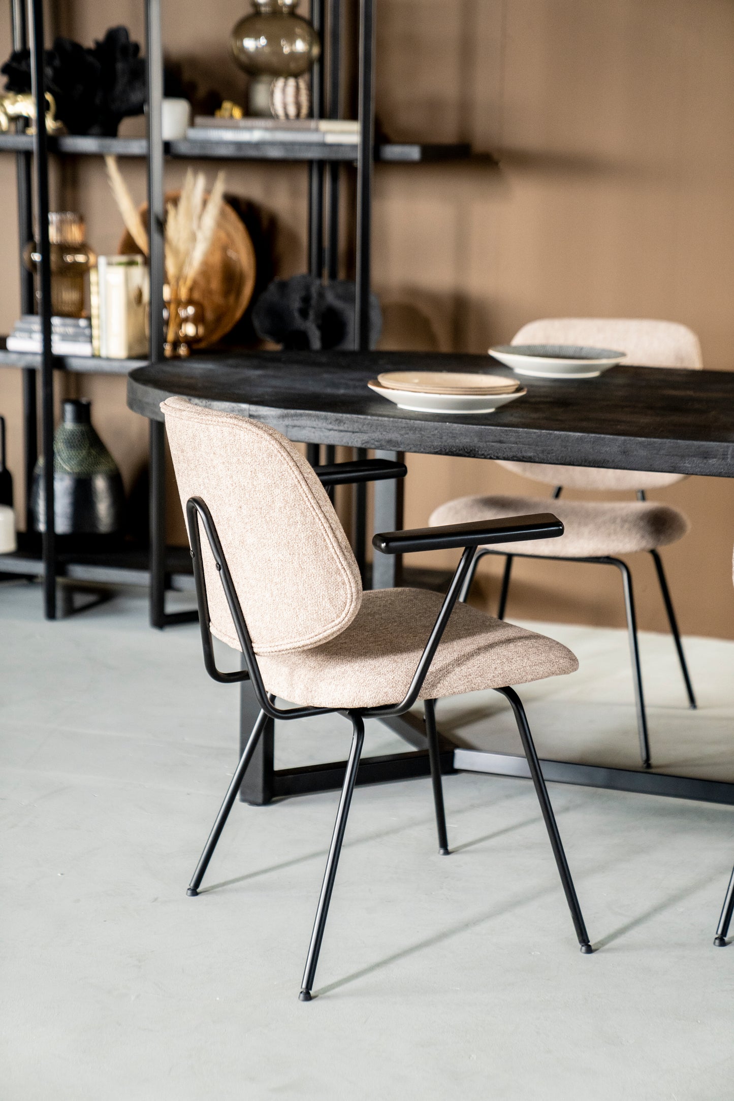 Eleonora Lynn eetkamerstoel met arm Beige