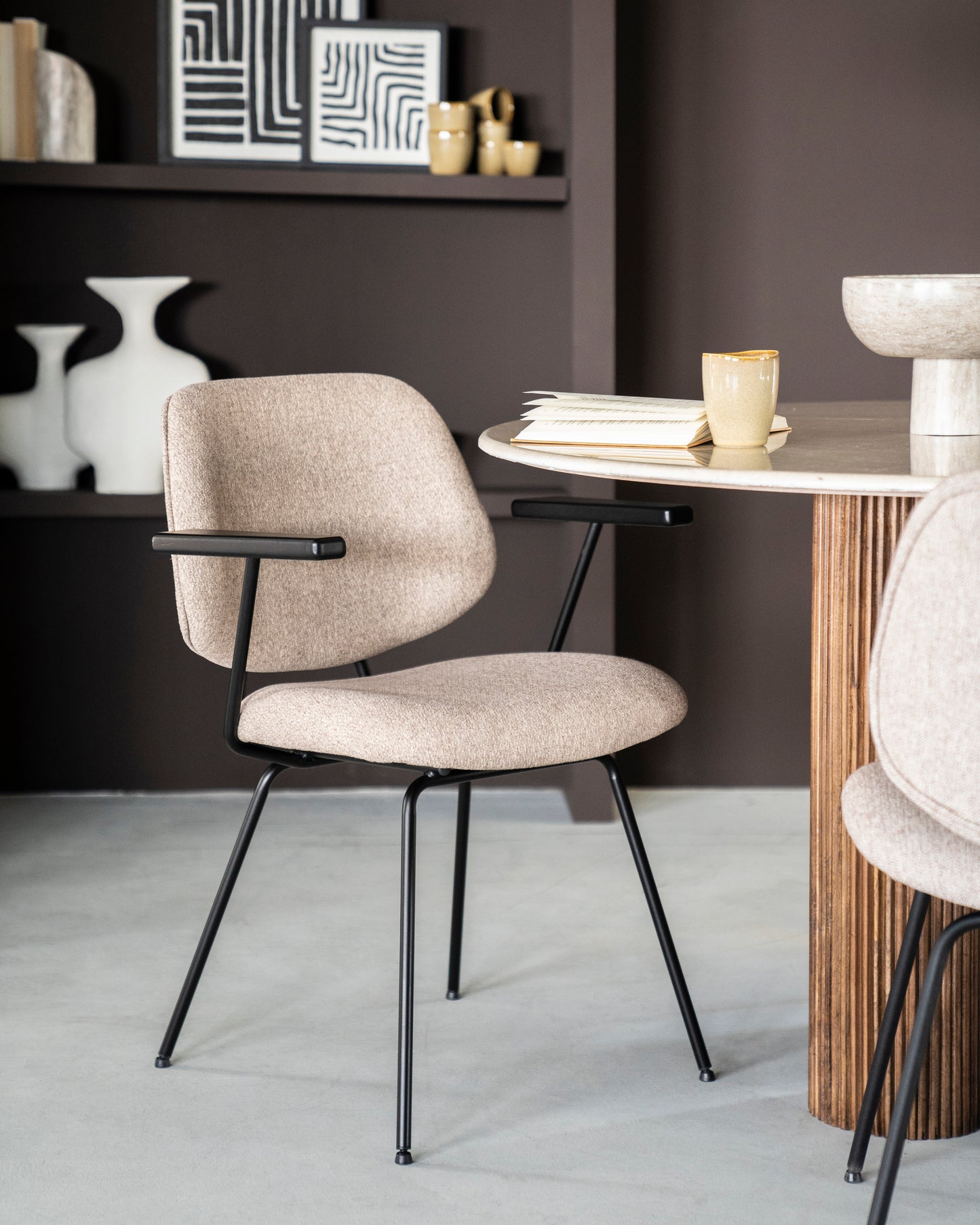 Eleonora Lynn eetkamerstoel met arm Beige