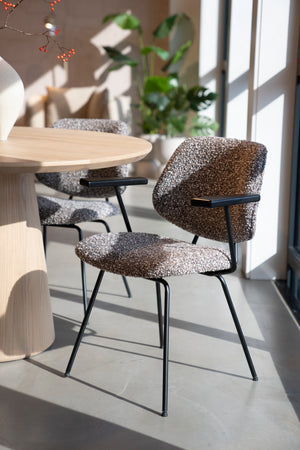 Eleonora Jon eetkamerstoel met arm Maywood Taupe