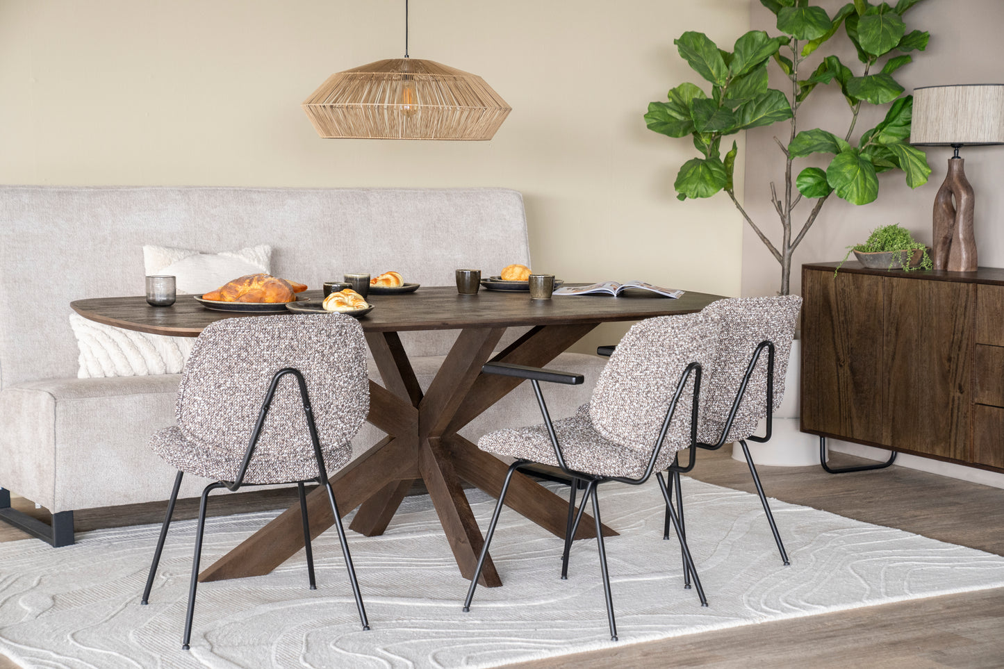 Eleonora Jon eetkamerstoel met arm Maywood Taupe