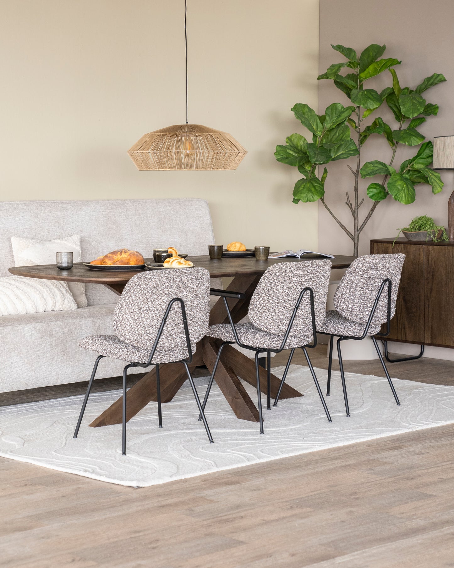 Eleonora Jon eetkamerstoel met arm Maywood Taupe