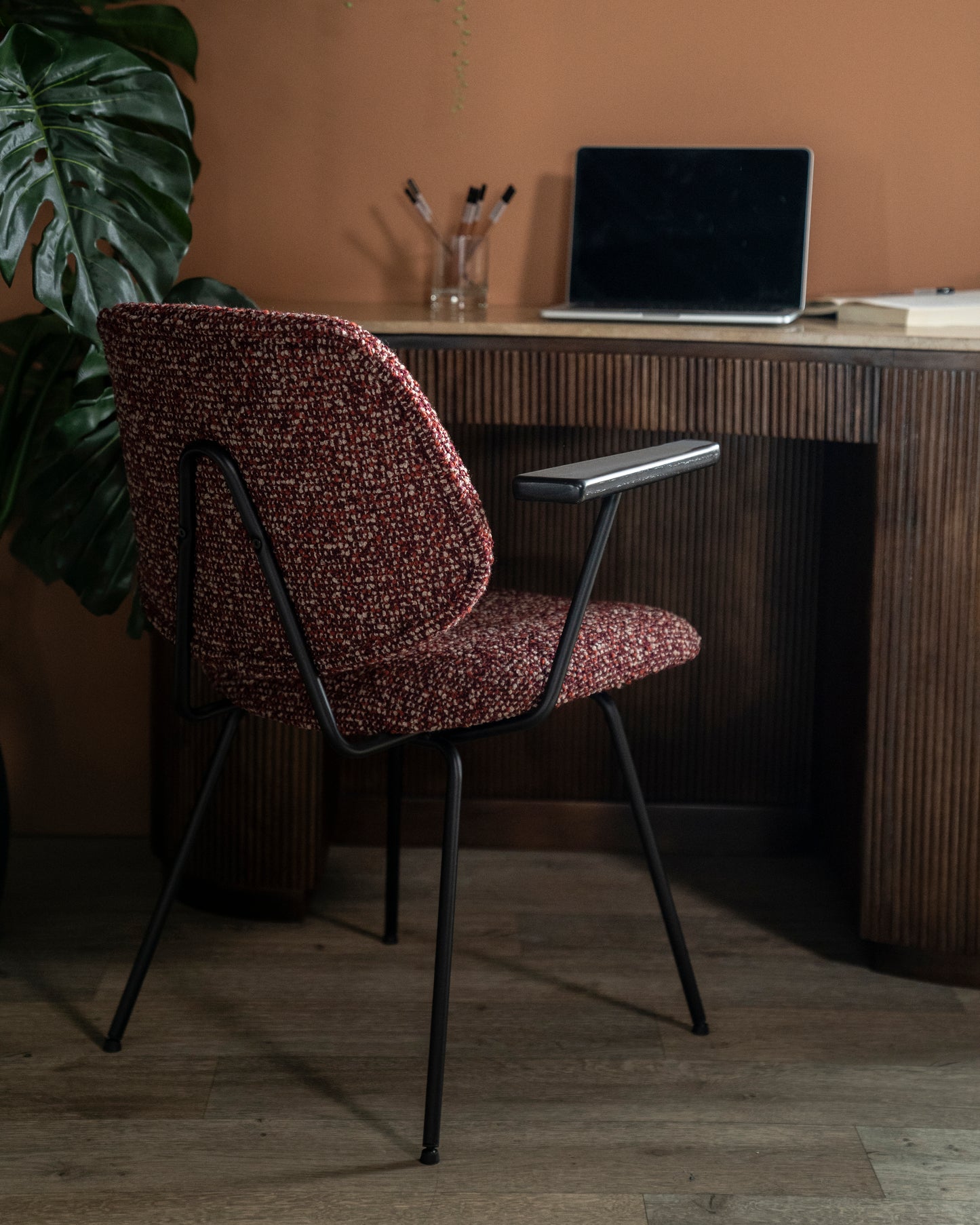 Eleonora Jon eetkamerstoel met arm Maywood Rood