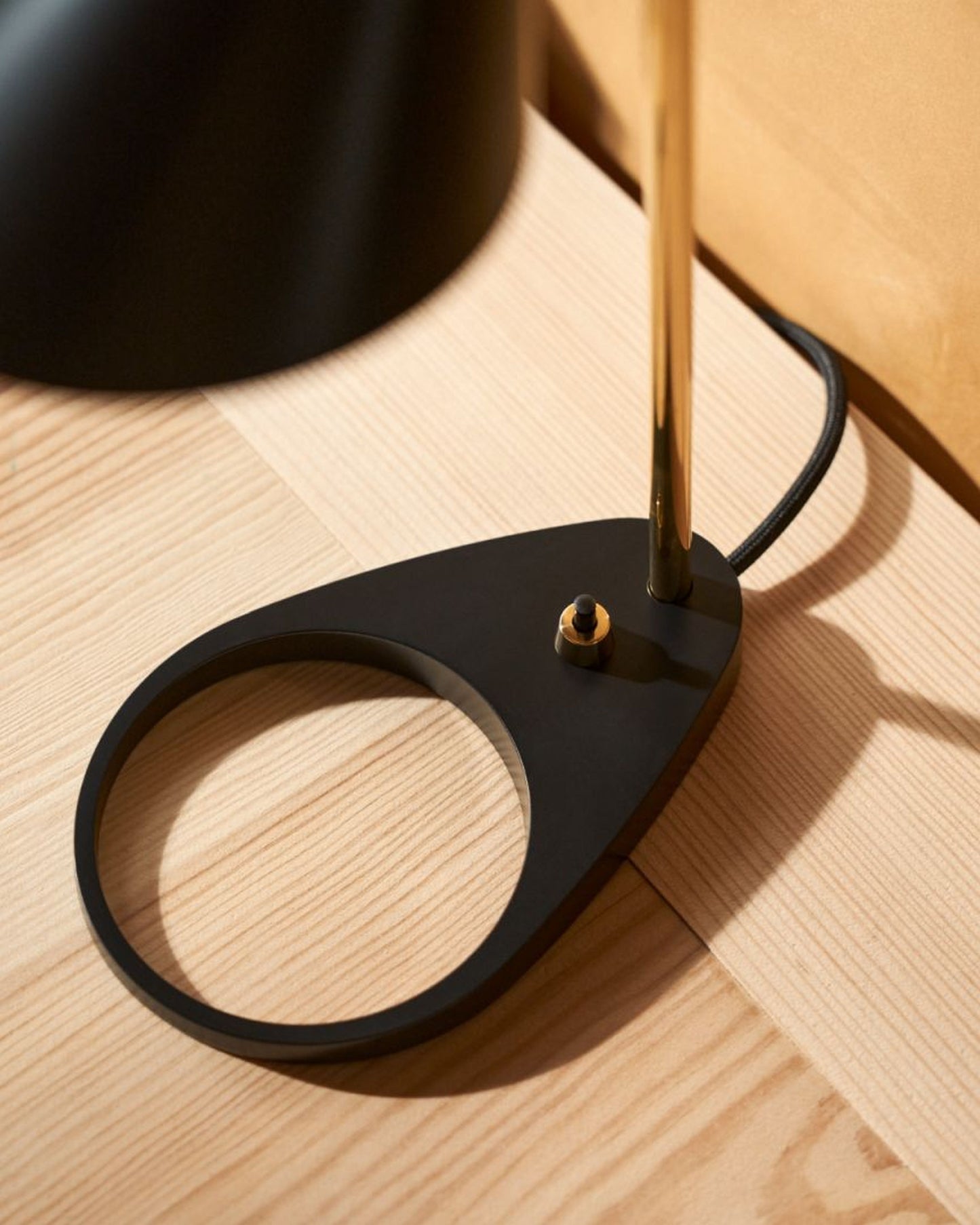 Louis Poulsen AJ tafellamp Electric Orange