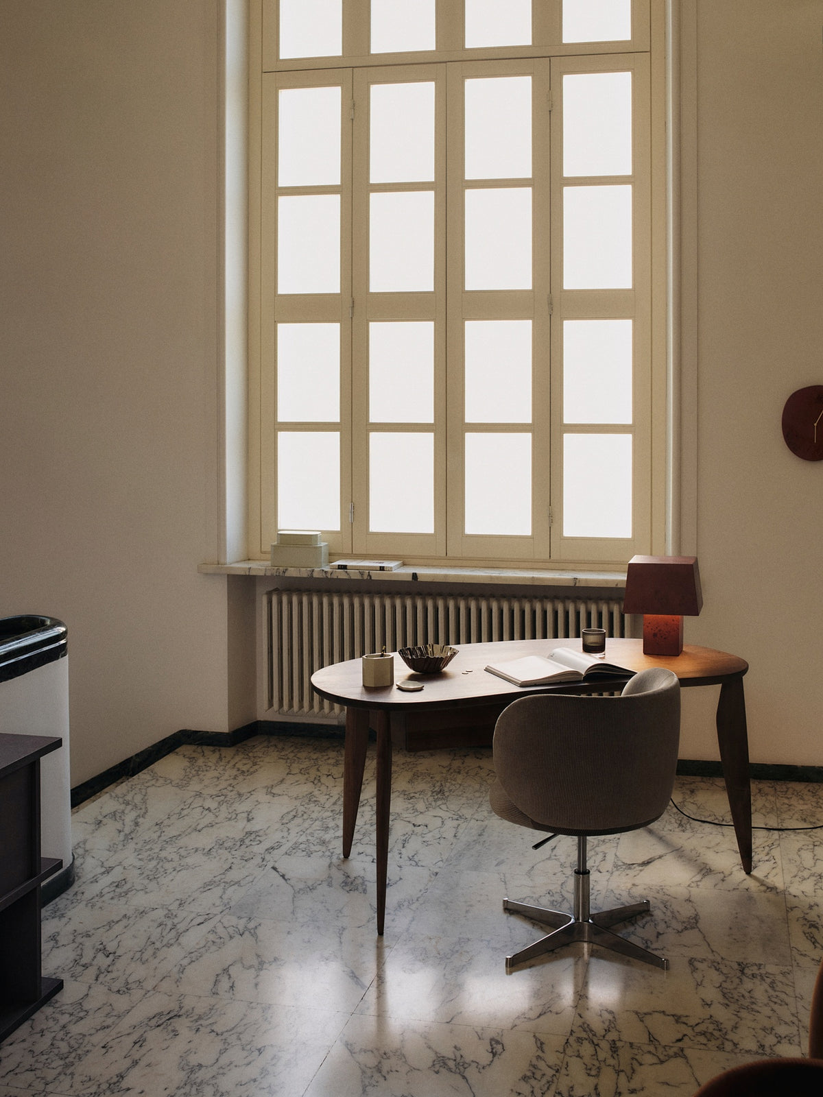 Ferm Living Rico armstoel Devoré Velvet Flint Grey swivel chroom