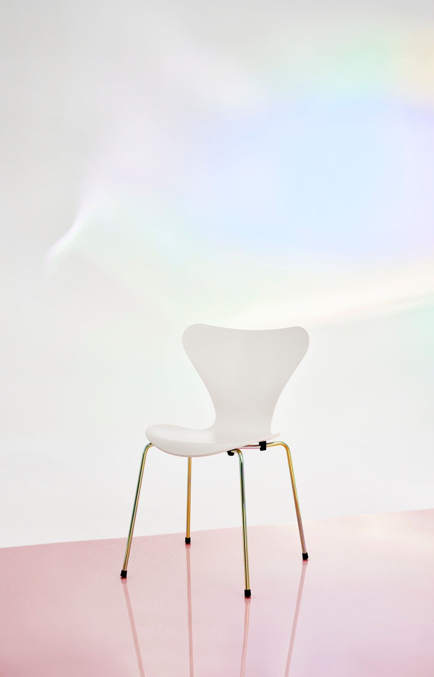 Fritz Hansen Series 7 vlinderstoel rainbow 7:14 AM Beige