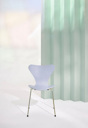 Fritz Hansen Series 7 vlinderstoel rainbow 7:14 AM Violet