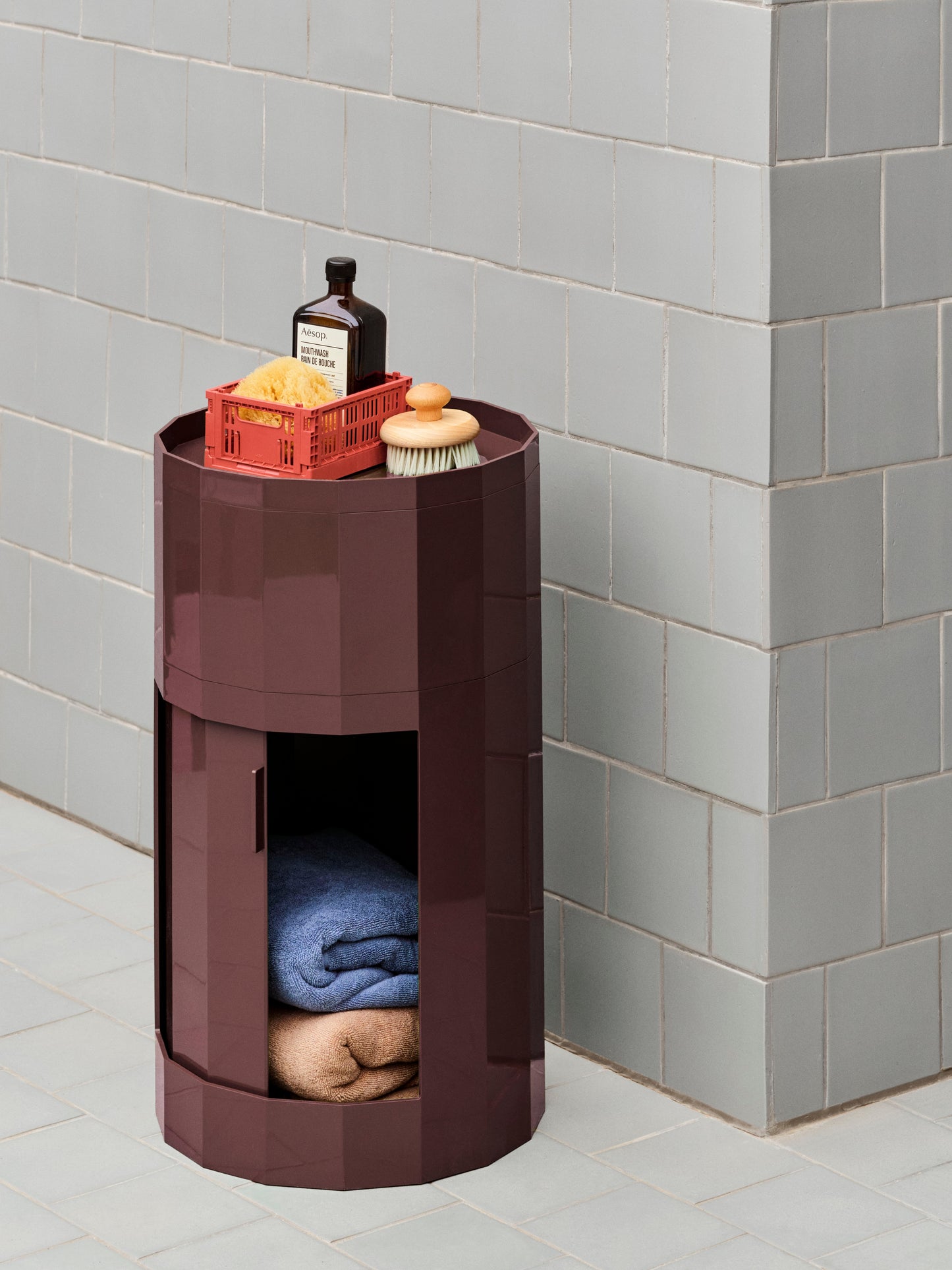 HAY Facet kast laag Burgundy