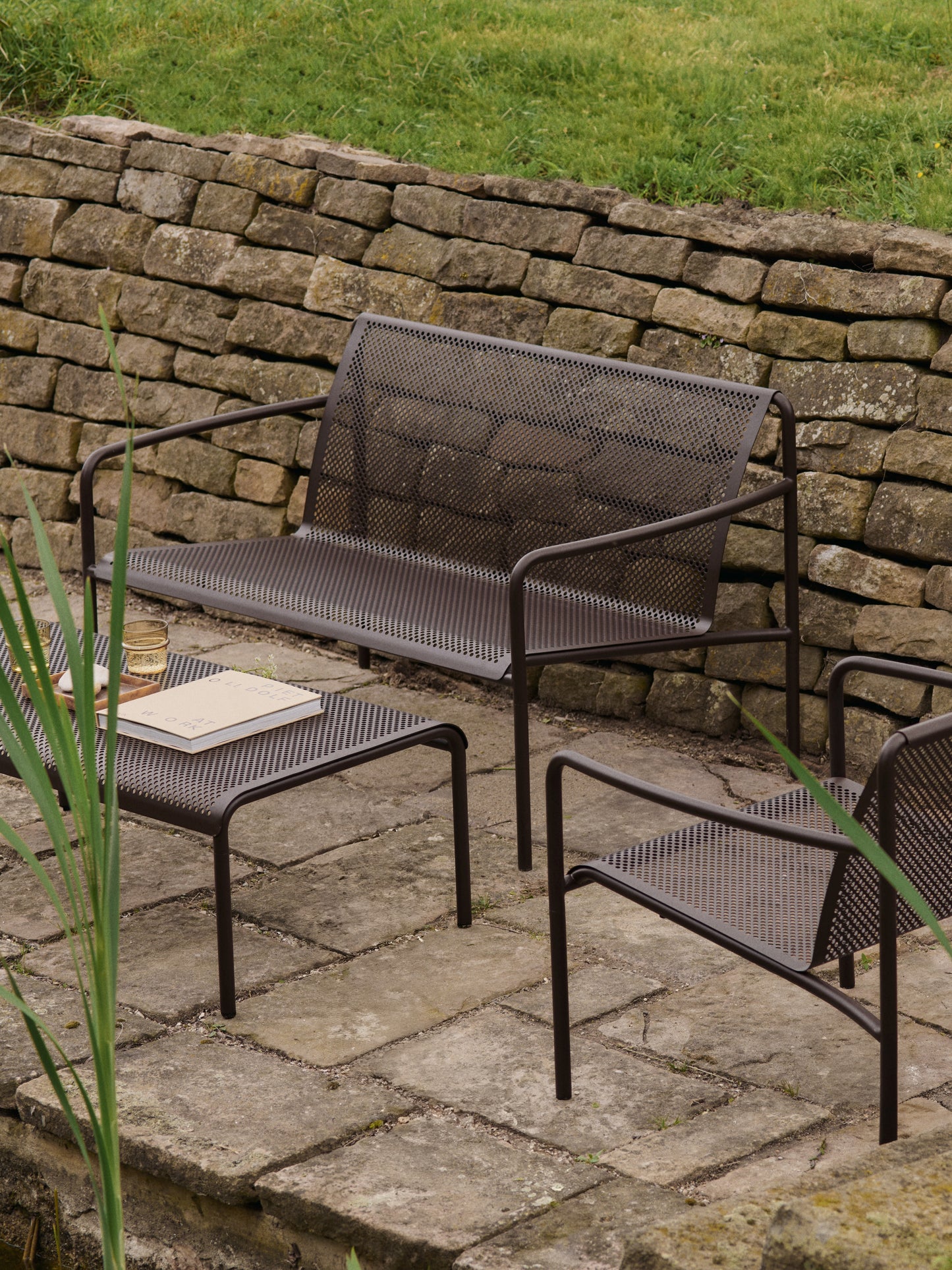 Ferm Living Dapple 2-zits loungebank Dark Chocolate