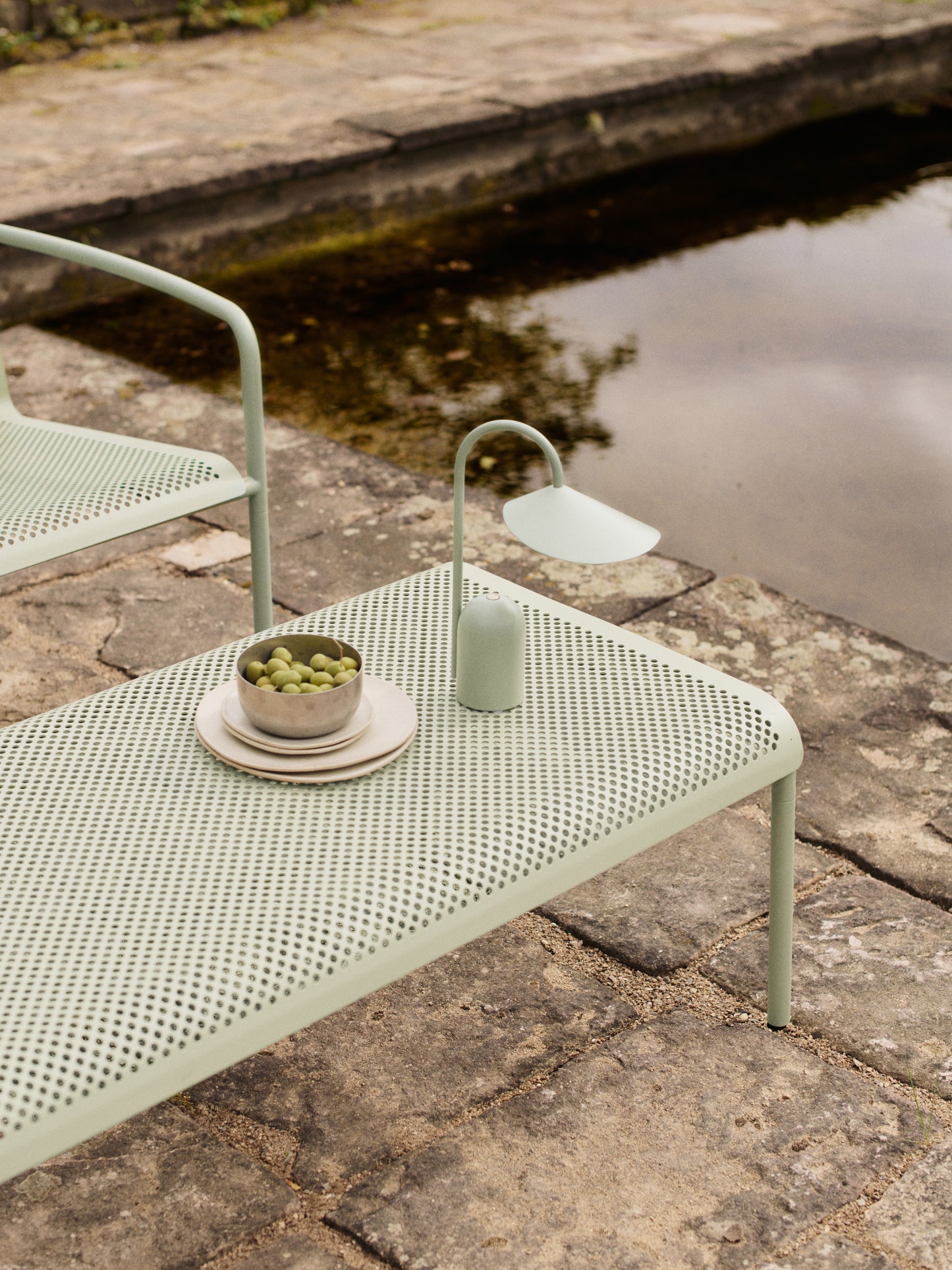 Ferm Living Arum tafellamp Tea Green