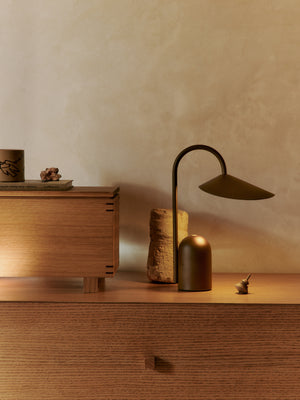 Ferm Living Arum tafellamp Dark Chocolate
