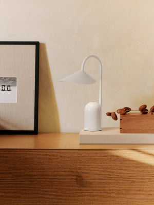 Ferm Living Arum tafellamp Cashmere