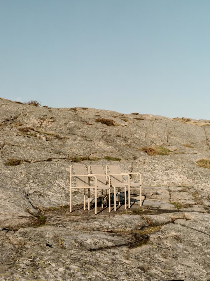 Ferm Living Dapple tuinstoel met armleuning Cashmere