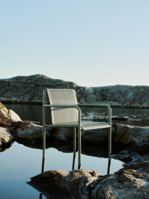 Ferm Living Dapple tuinstoel met armleuning Tea Green