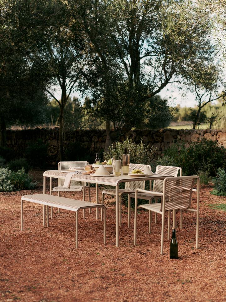Ferm Living Dapple tuinstoel met armleuning Tea Green