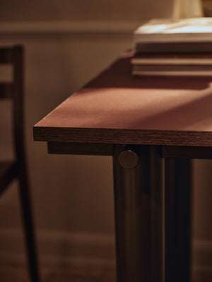 Ferm Living Atura eettafel 160x90 cm linoleum Burgundy/Light Cashmere
