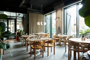 Gubi Daumiller eetkamerstoel golden pine