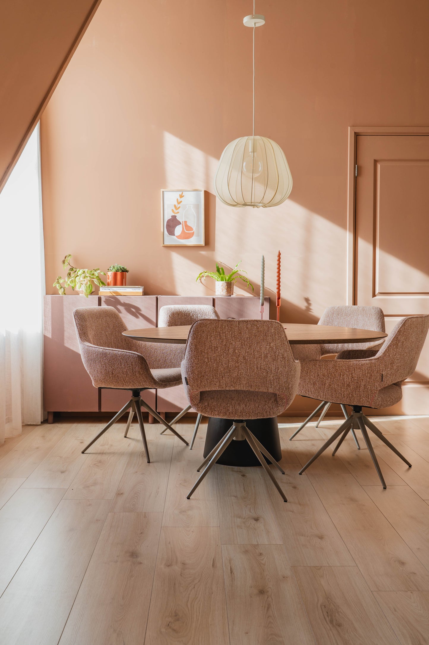 HelloChair HC27 Zasu eetkamerstoel Beach Roze spinpoot beige