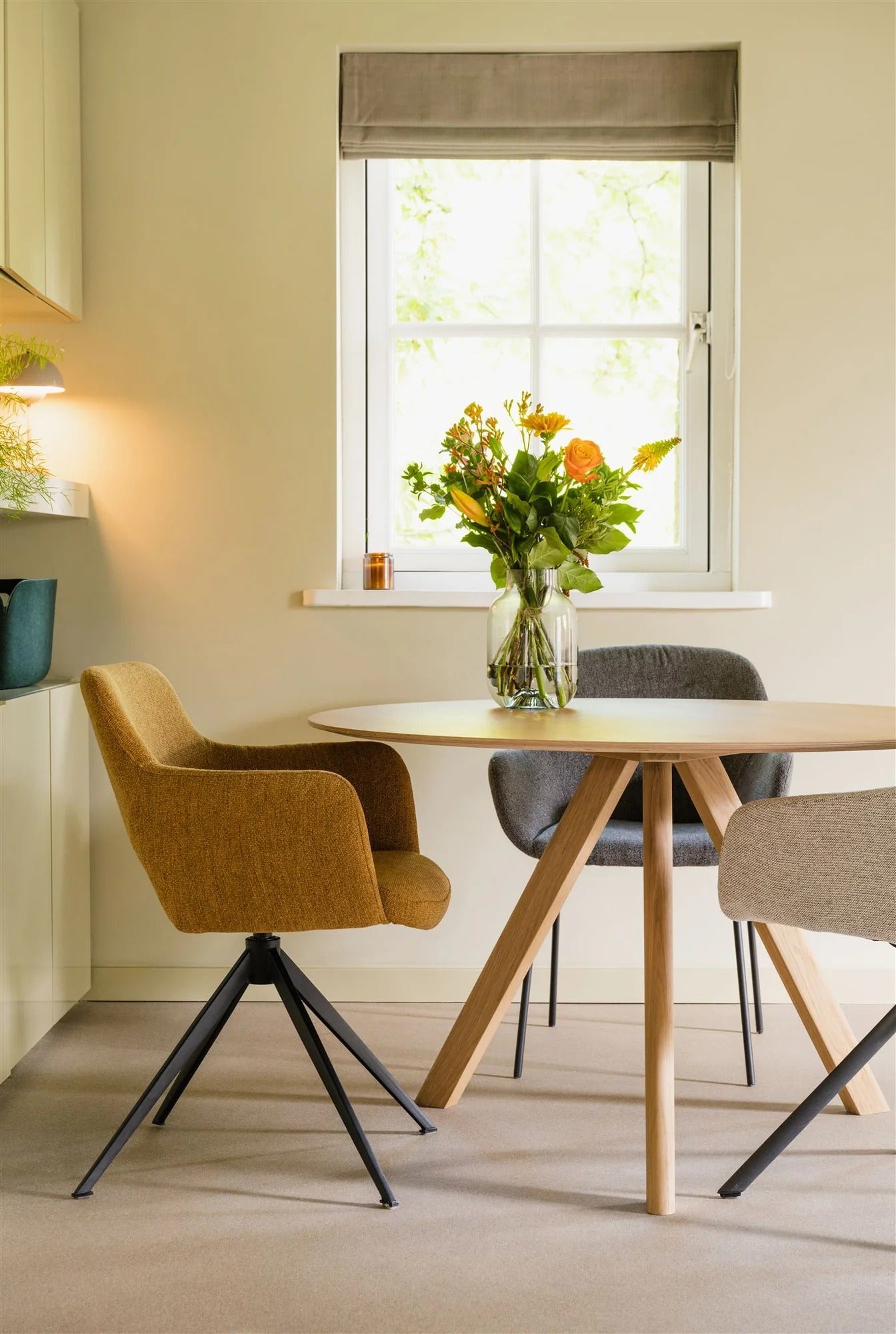 HelloChair HC31 Lillem eetkamerstoel San Remo Curry spinpoot zwart