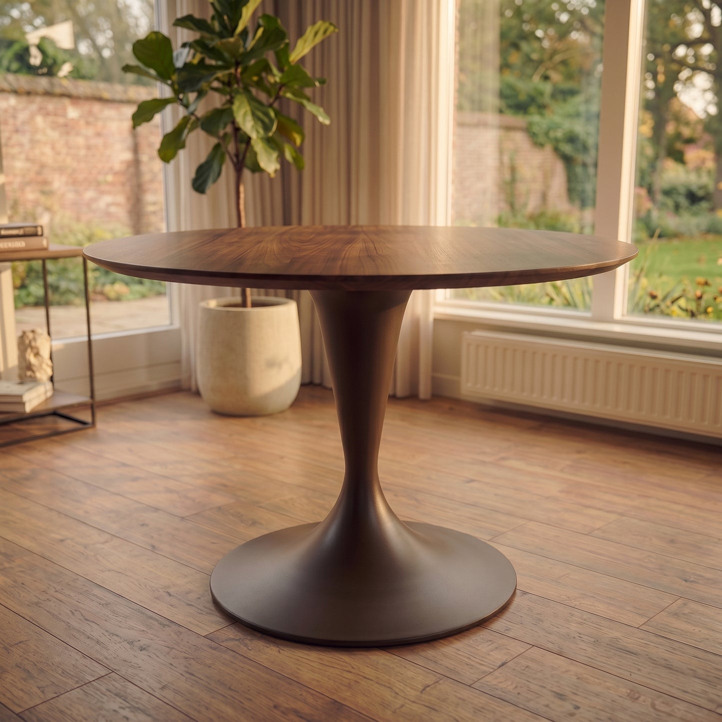 HelloTable Runo eettafel Organisch rond 140x128 cm ongeborsteld nieuw eiken Dark stained - staal Anodic brown