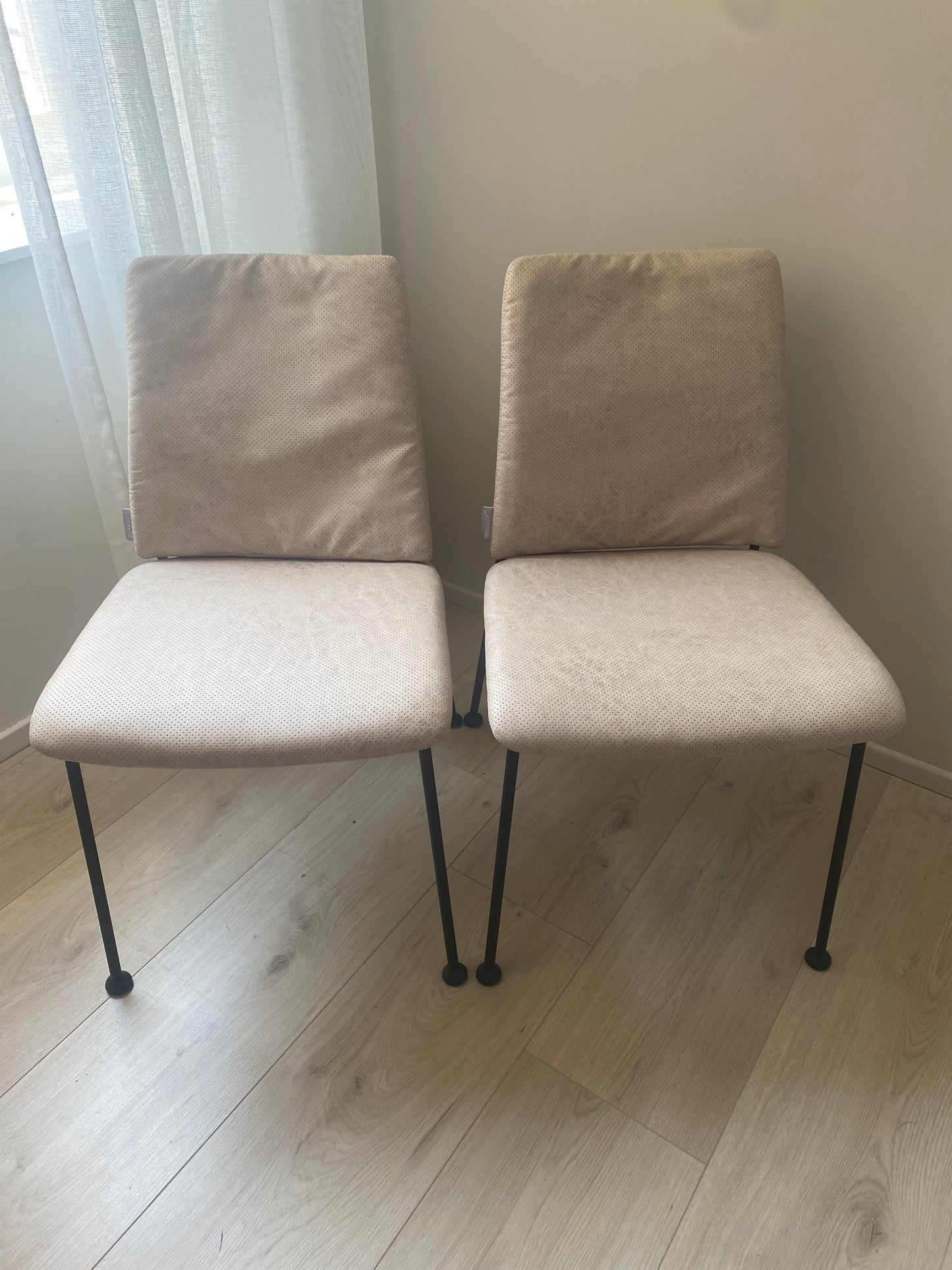 Tweedekansje Zuiver Fab stoel gestoffeerd beige - Set van 2