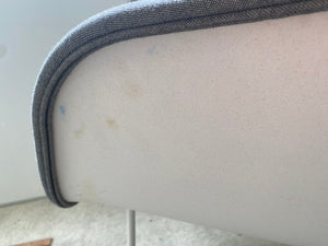 Tweedekansje Muuto Fiber eetkamerstoel met arm Wit gestoffeerd Remix 133 vierpoot staal