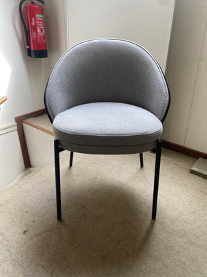 Tweedekansje Kave Home Eamy eetkamerstoel chenille Lichtgrijs/Zwart